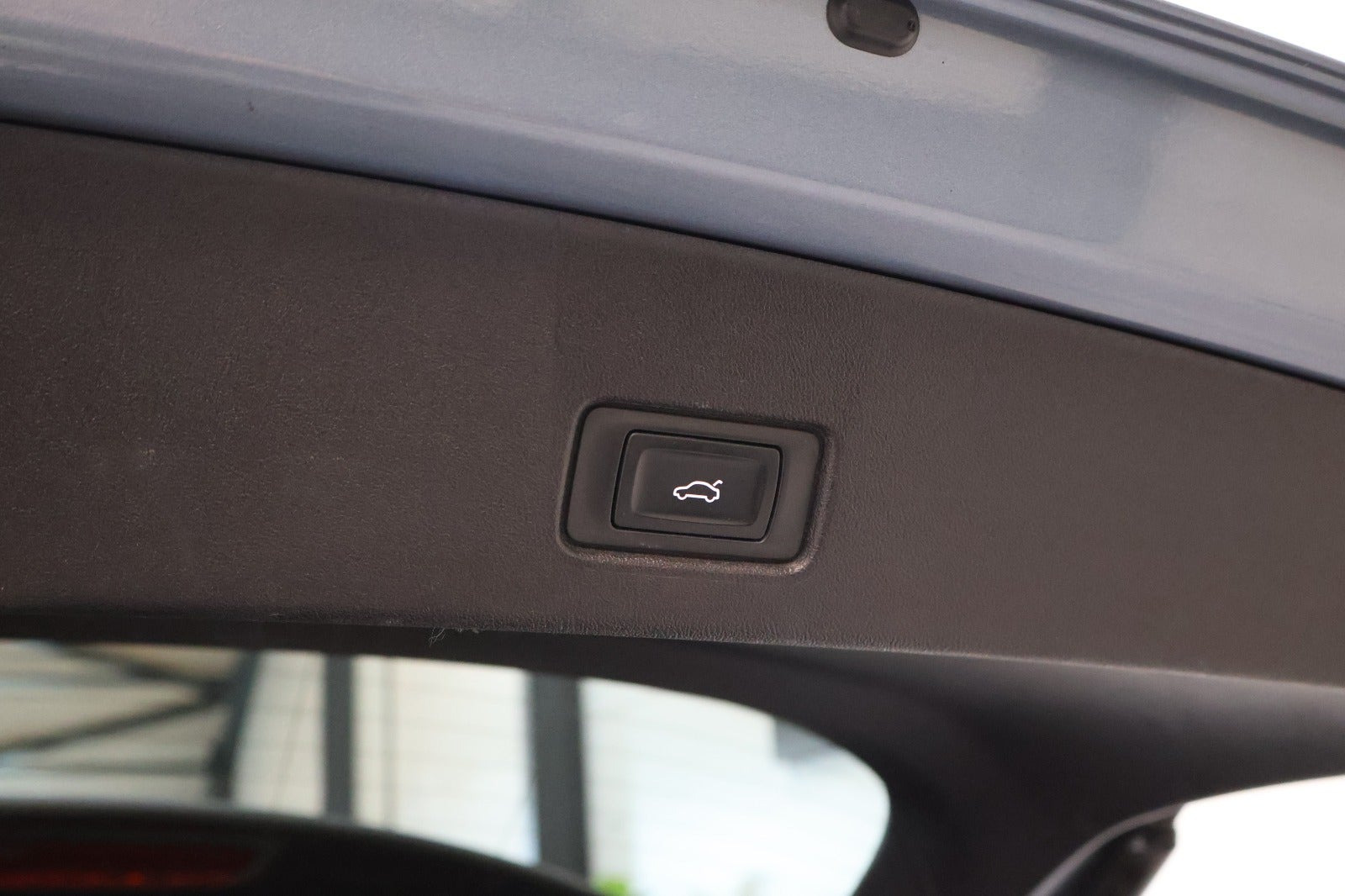Blå Audi Q4 e-tron fra 2023