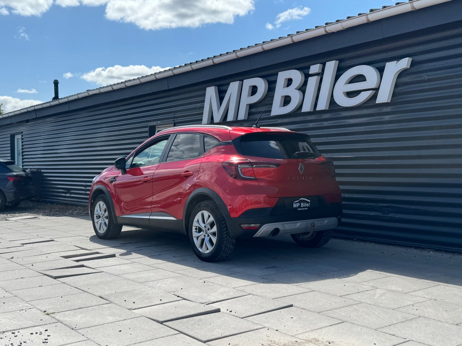 Rød Renault Captur fra 2019