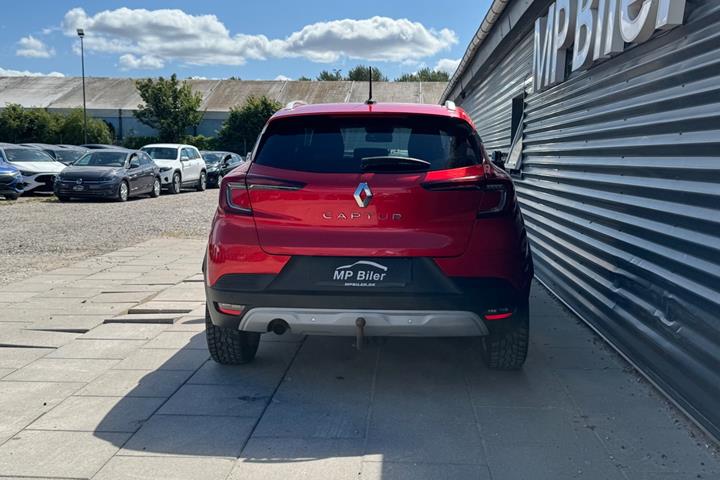Rød Renault Captur fra 2019