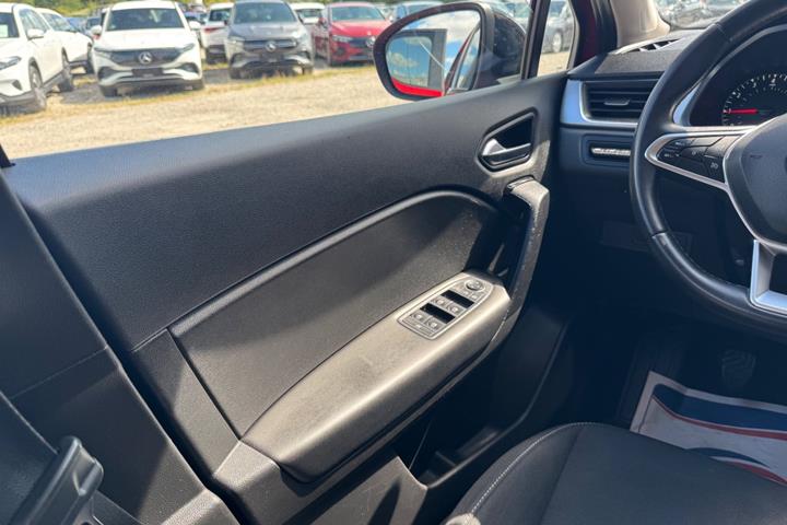 Rød Renault Captur fra 2019
