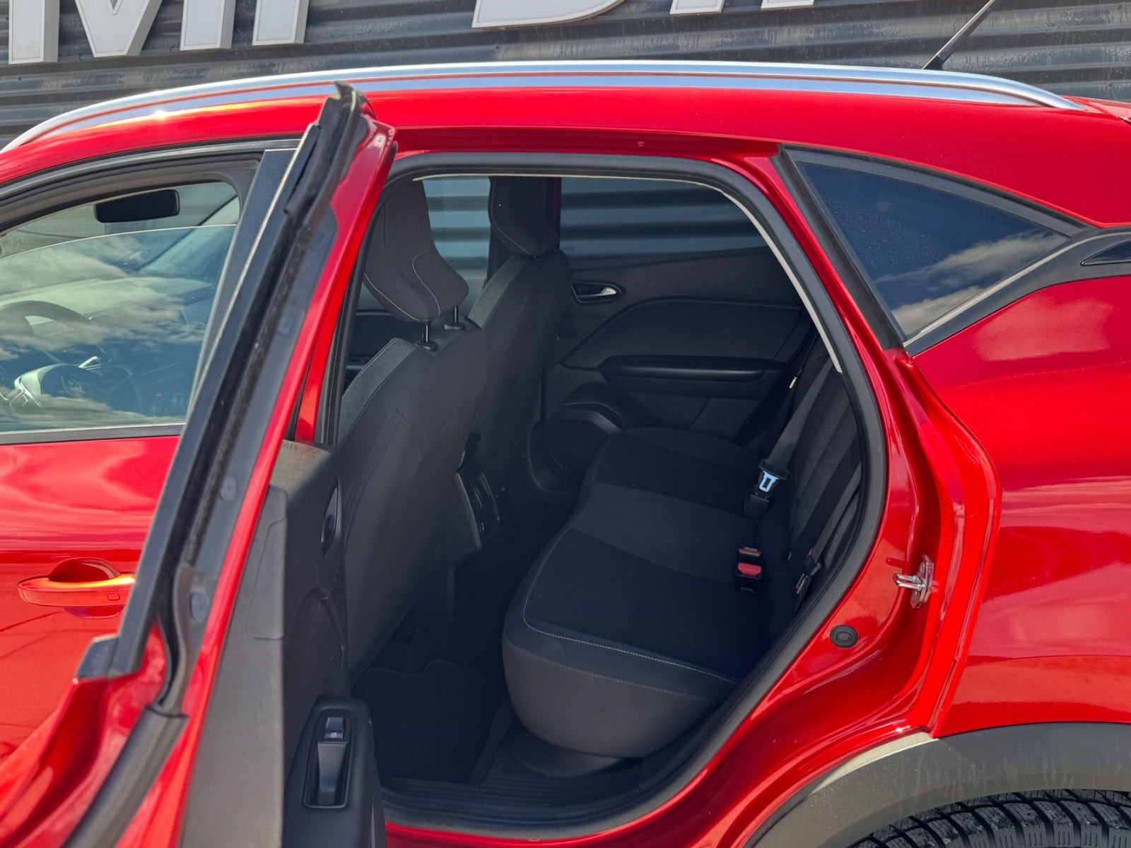 Rød Renault Captur fra 2019