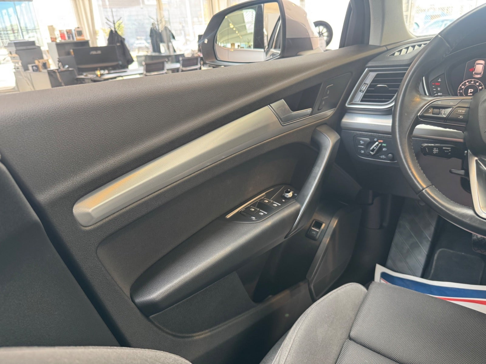 Sølv Audi Q5 fra 2017