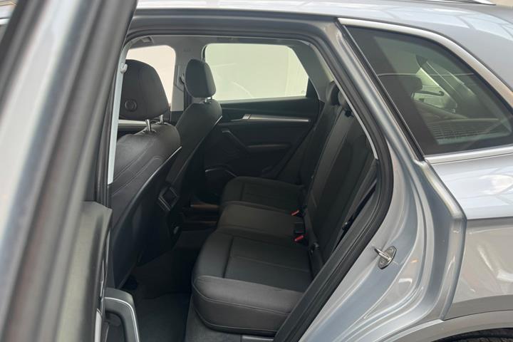 Sølv Audi Q5 fra 2017