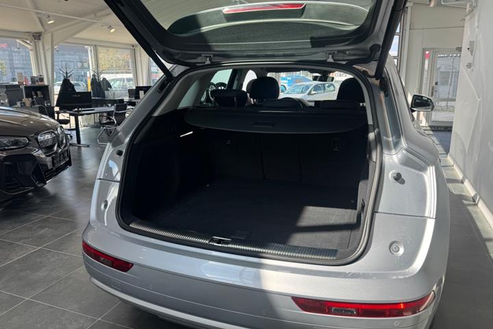 Sølv Audi Q5 fra 2017