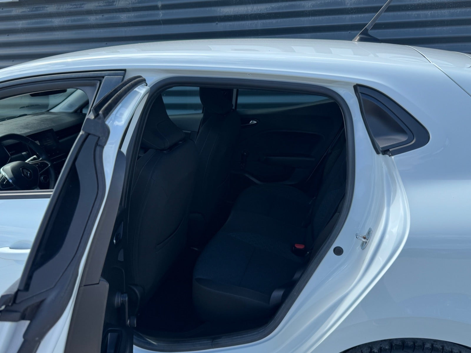 Hvid Renault Clio V fra 2020