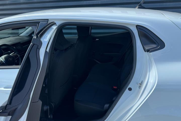 Hvid Renault Clio V fra 2020