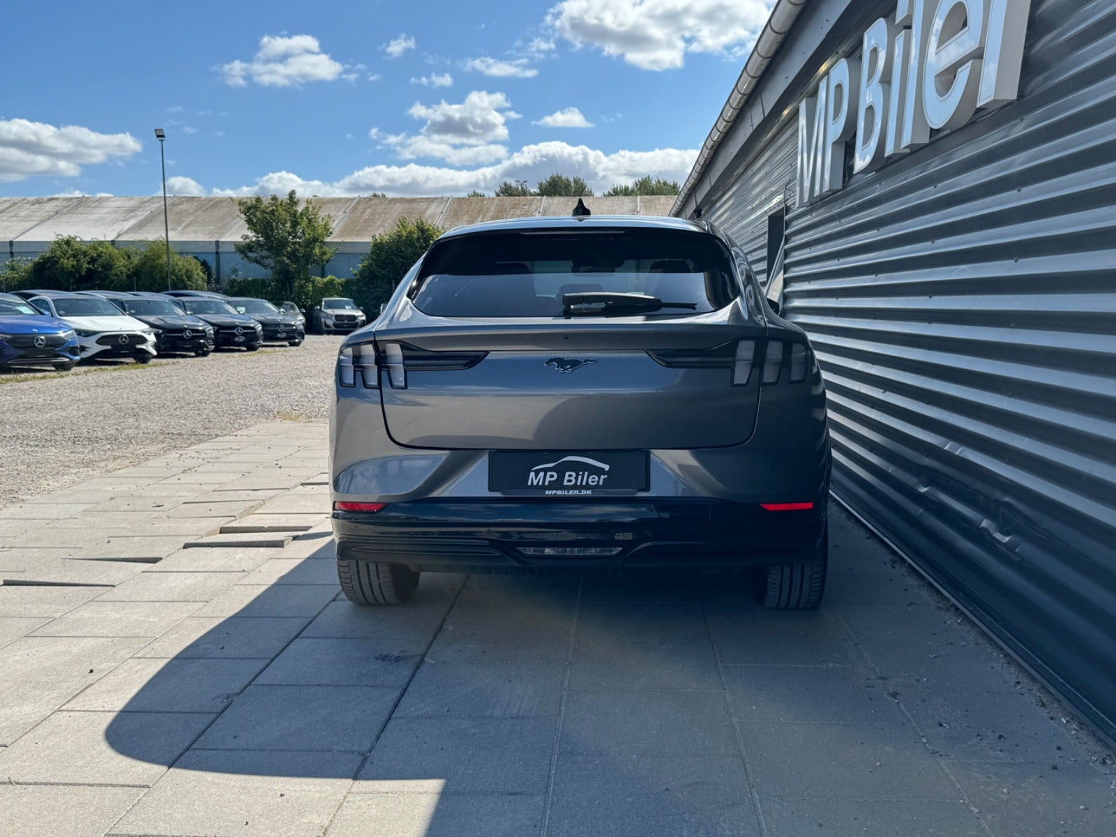 Grå Ford Mustang Mach-E fra 2023