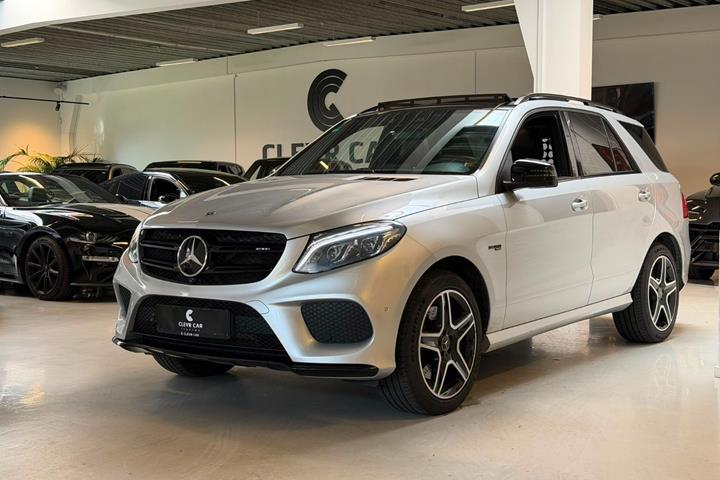 Sølv Mercedes GLE43 fra 2017