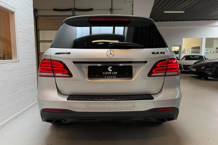 Sølv Mercedes GLE43 fra 2017