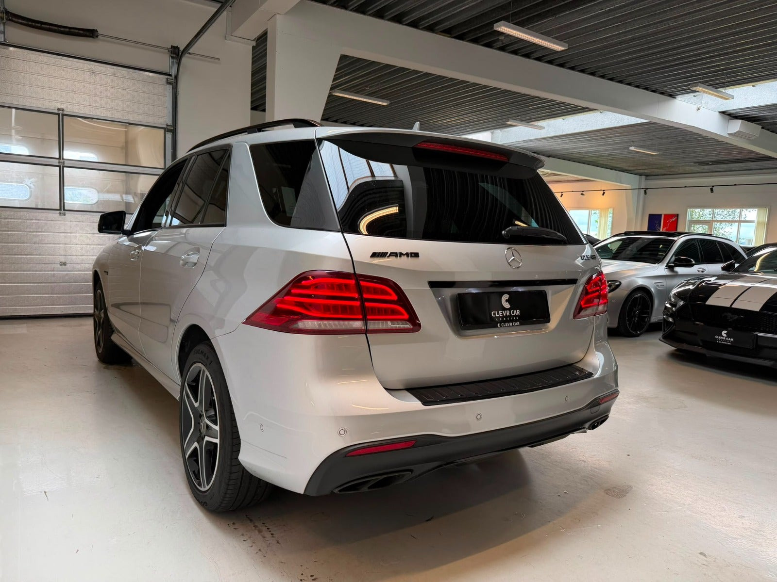Sølv Mercedes GLE43 fra 2017