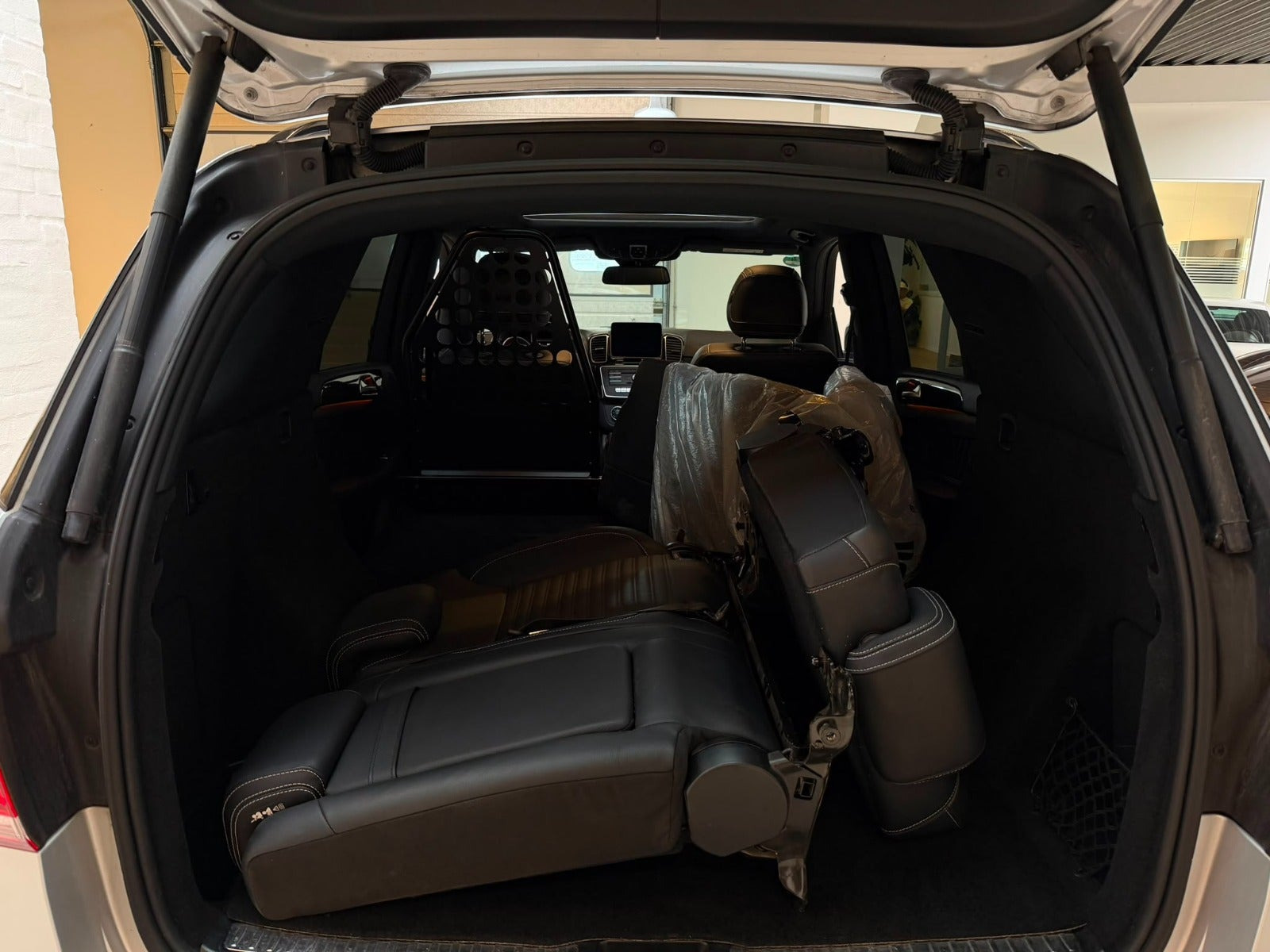 Sølv Mercedes GLE43 fra 2017