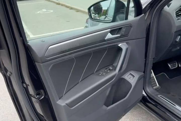 Sort VW Tiguan fra 2021