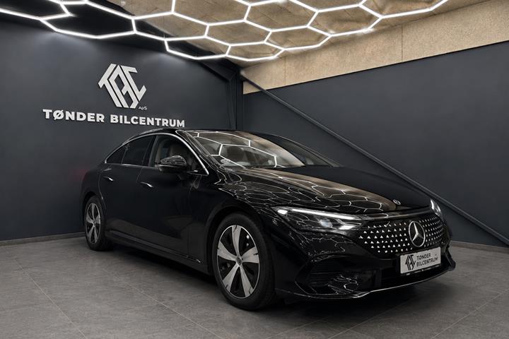 Sort Mercedes CLA250+ fra 2025