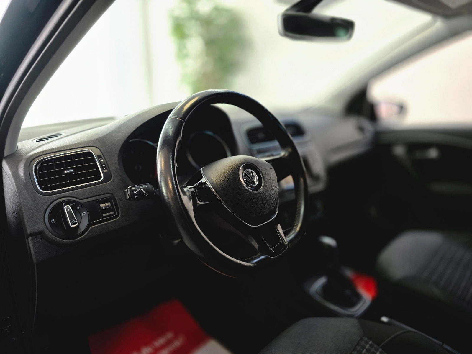 Sort VW Polo fra 2016