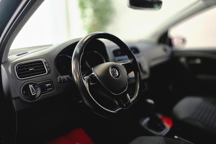 Sort VW Polo fra 2016