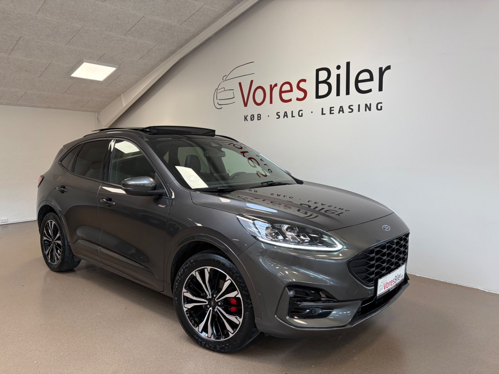 Ford Kuga 2,5 PHEV ST-Line X CVT