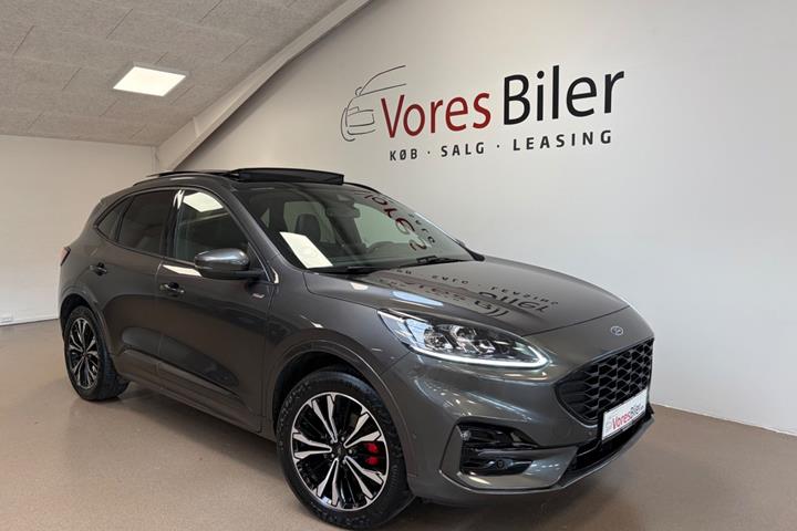 Grå Ford Kuga fra 2022