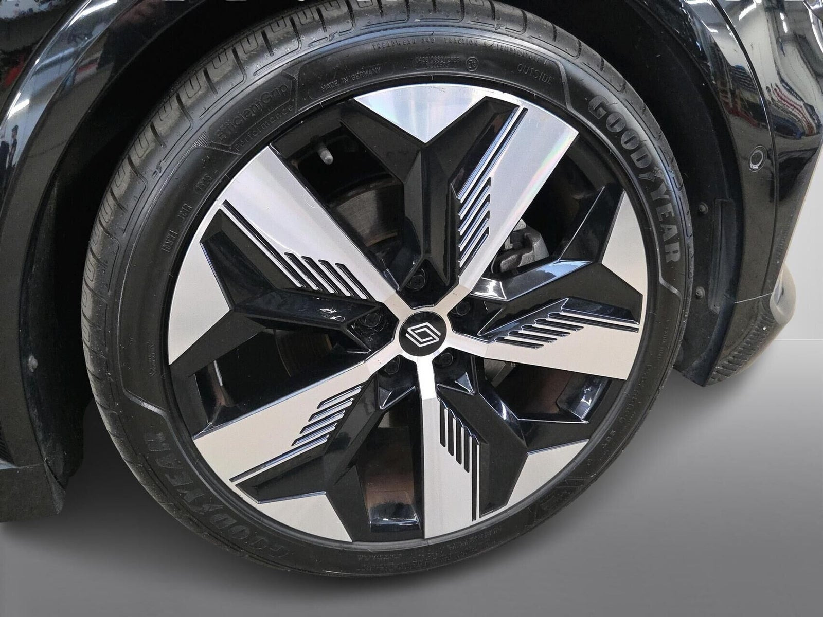 Sort Renault Megane E-Tech fra 2023