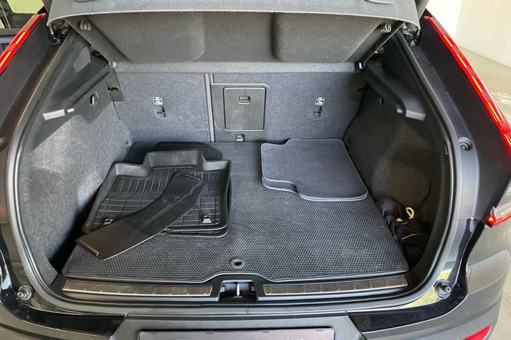Sort Volvo C40 fra 2022