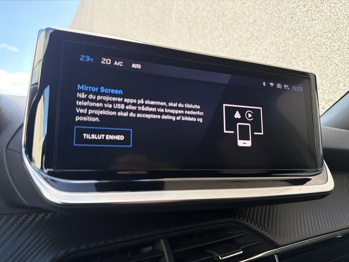 Hvid Peugeot 2008 fra 2024