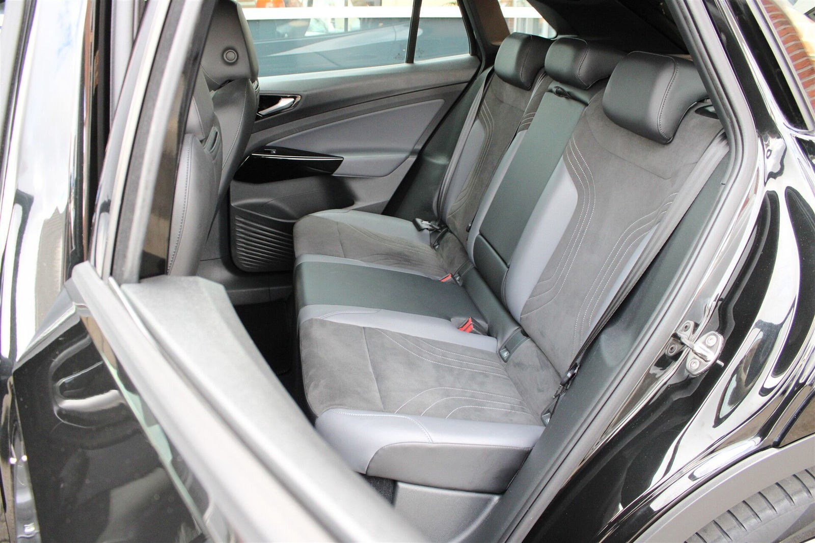 Sort VW ID.4 fra 2023
