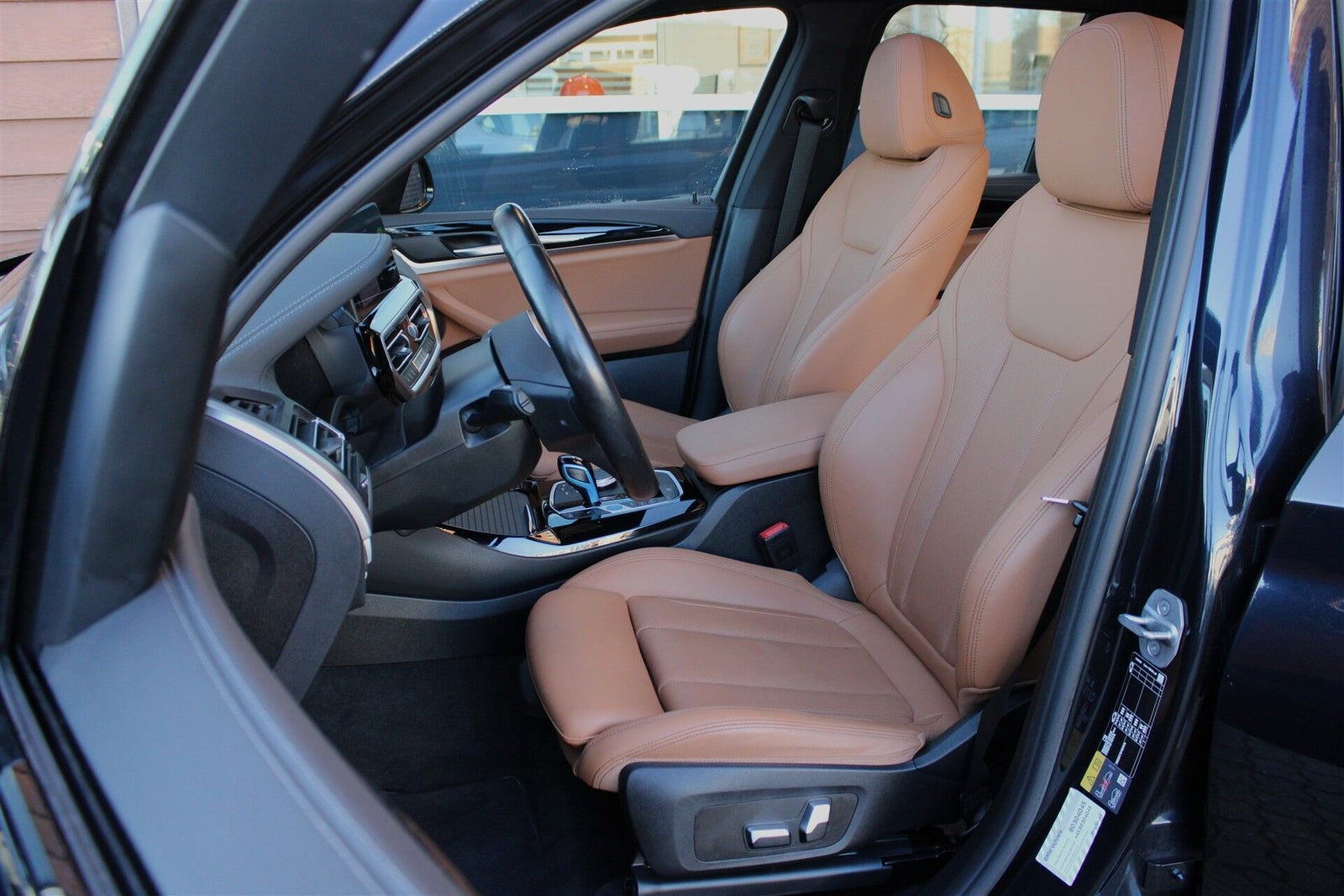 Sort BMW iX3 fra 2023