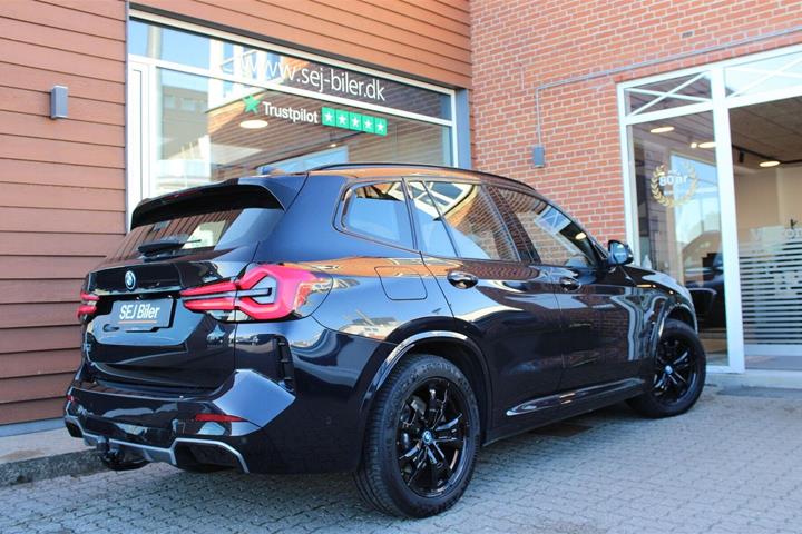 Sort BMW iX3 fra 2023