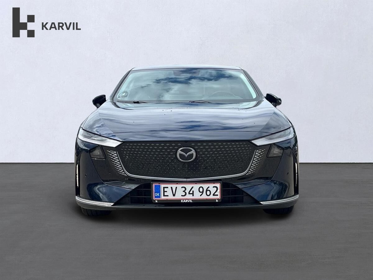 Blå Mazda 6e fra 2025