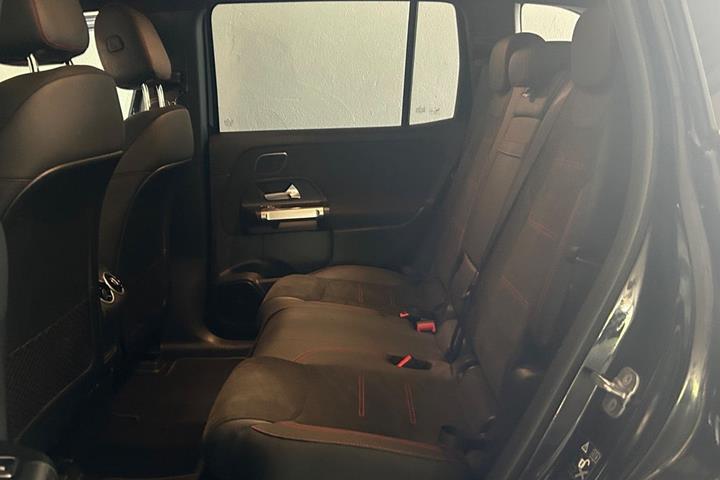 Sort Mercedes EQB250+ fra 2025
