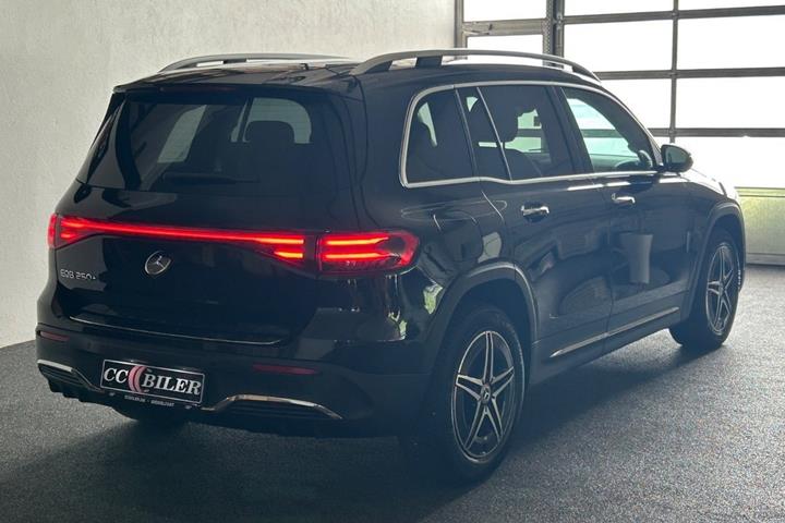 Sort Mercedes EQB250+ fra 2025