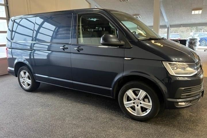 Sort VW Transporter fra 2017