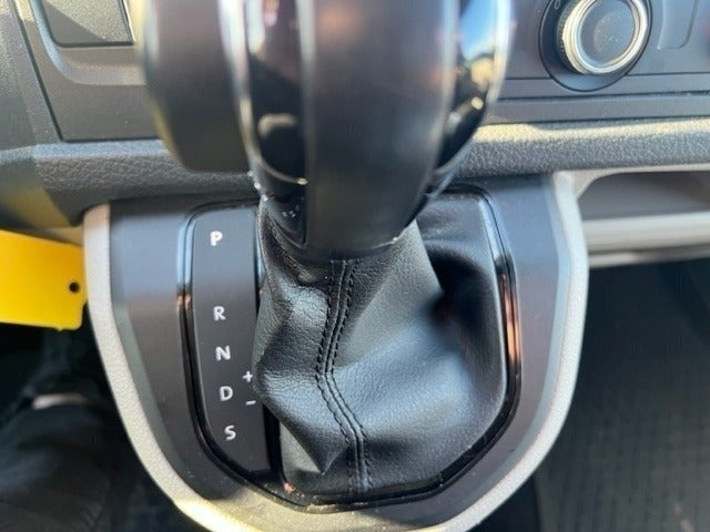 Sort VW Transporter fra 2017