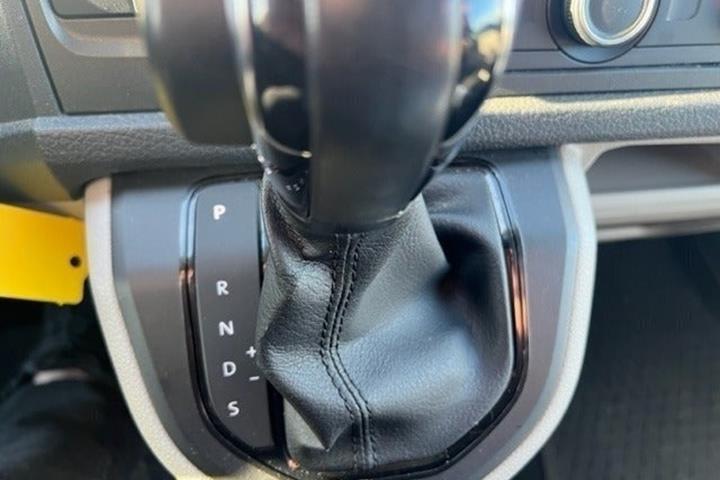 Sort VW Transporter fra 2017