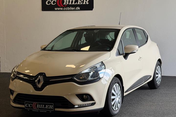 Beige Renault Clio IV fra 2017