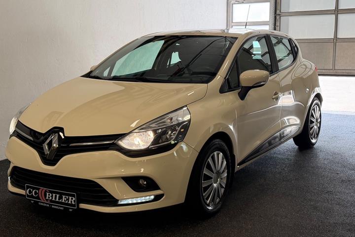 Beige Renault Clio IV fra 2017