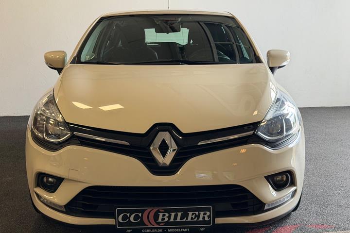 Beige Renault Clio IV fra 2017