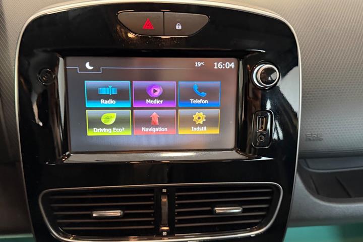 Beige Renault Clio IV fra 2017
