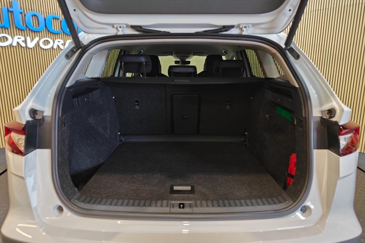 Hvid Skoda Enyaq fra 2022