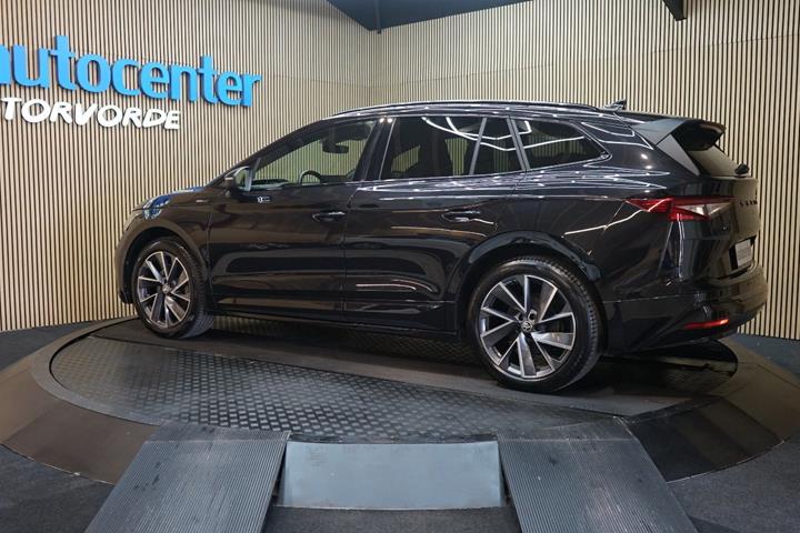 Sort Skoda Enyaq fra 2023