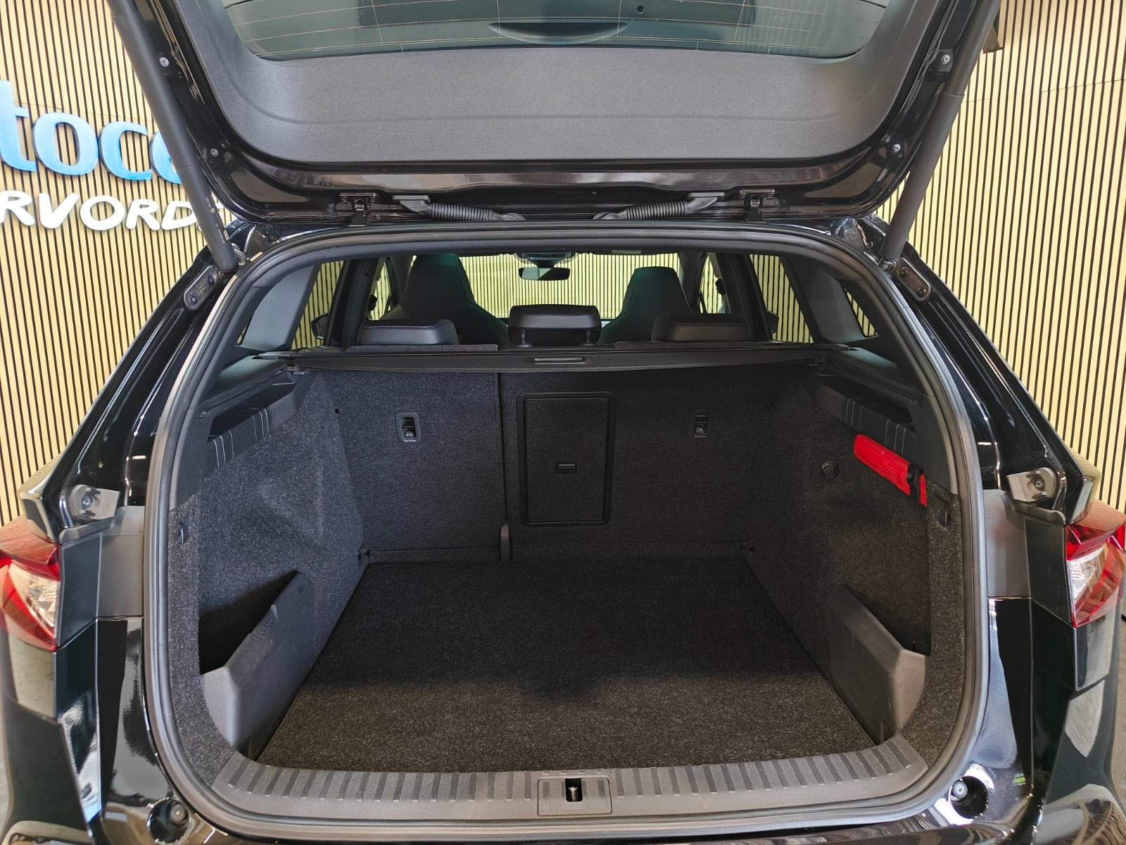 Sort Skoda Enyaq fra 2023