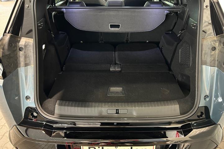 Blå Peugeot e-5008 fra 2025