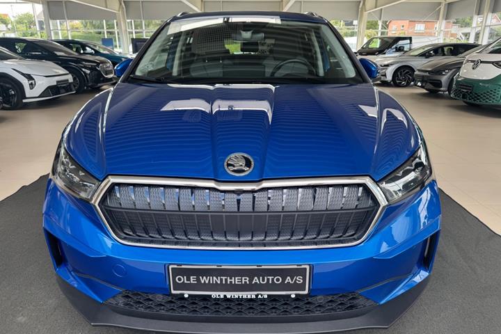 Blå Skoda Enyaq fra 2023