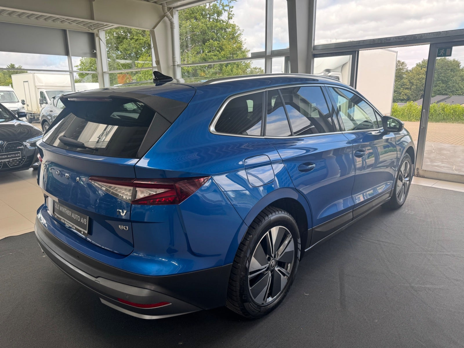 Blå Skoda Enyaq fra 2023