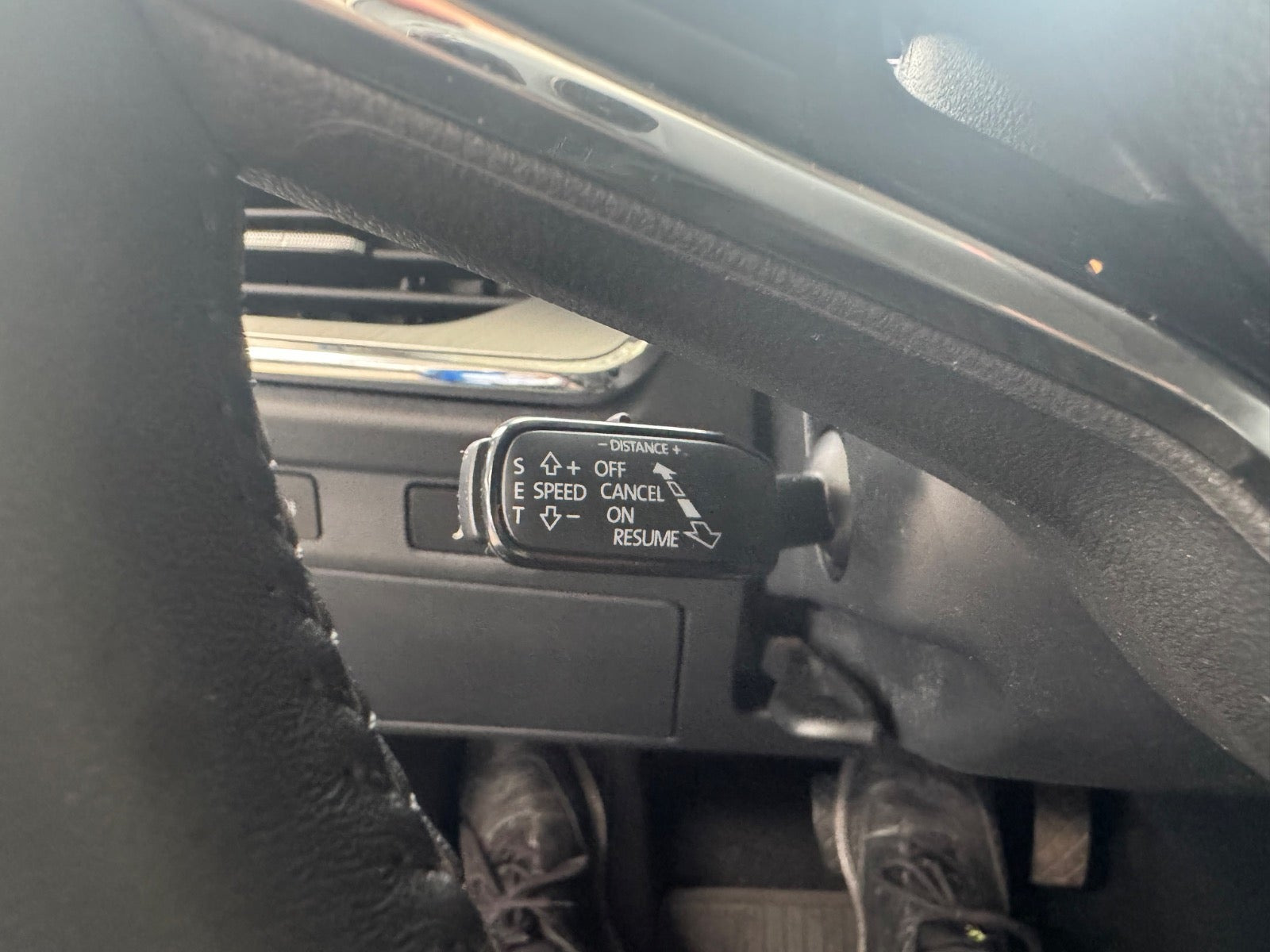 Blå Skoda Enyaq fra 2023