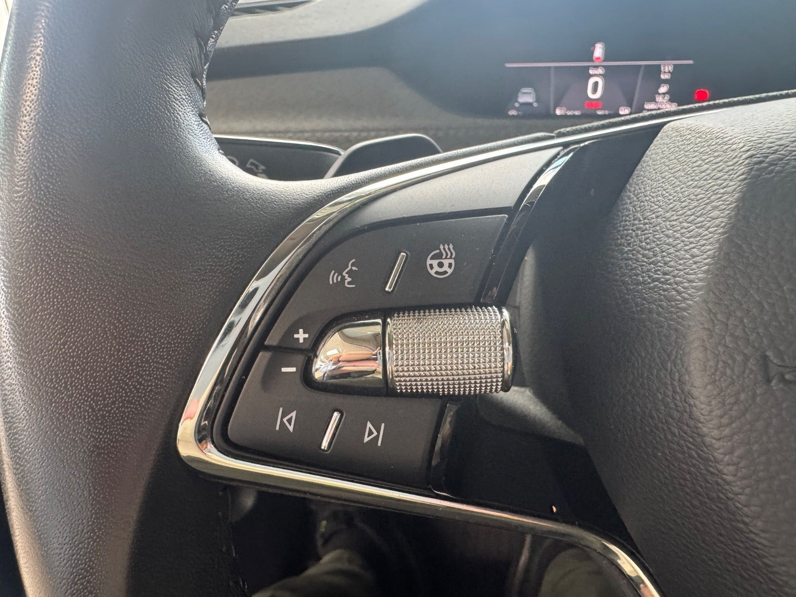Blå Skoda Enyaq fra 2023