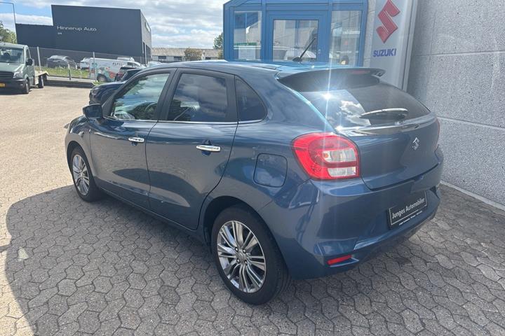 Blå Suzuki Baleno fra 2017