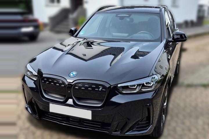 Sort BMW iX3 fra 2023