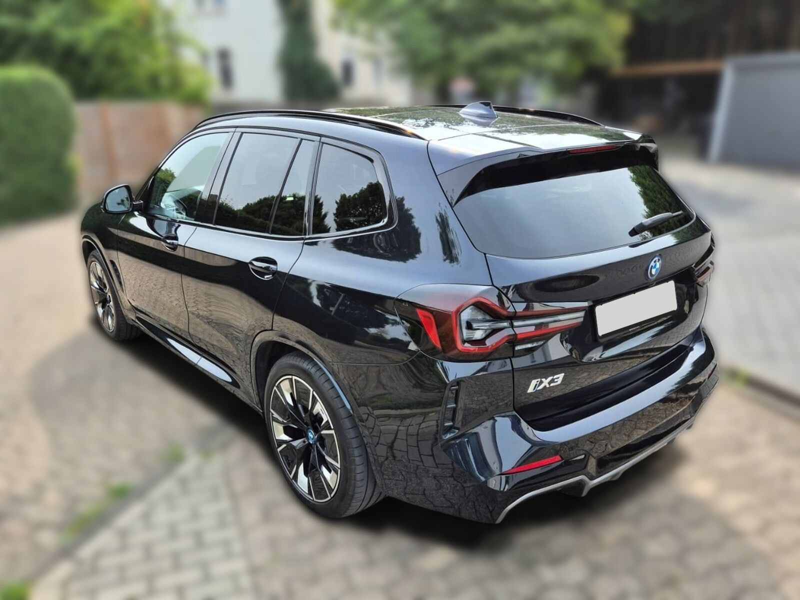 Sort BMW iX3 fra 2023
