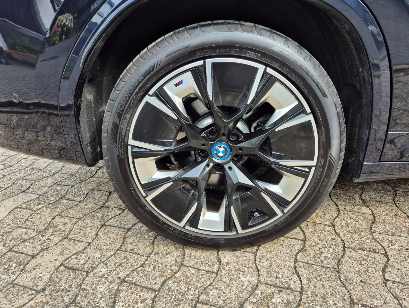 Sort BMW iX3 fra 2023