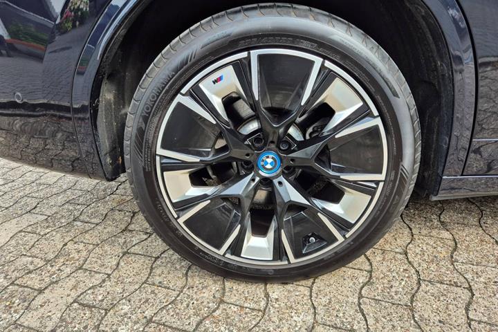Sort BMW iX3 fra 2023